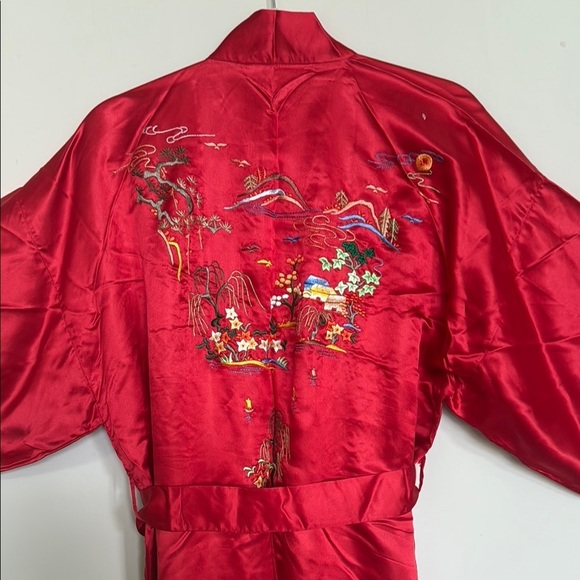 Luxurious Red Satin Kimono Robe with Embroidered Details - Picture 2 of 4